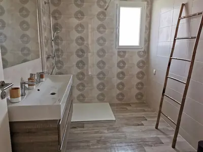 Salle de bains dans l'établissement Maison Proche Centre Ville