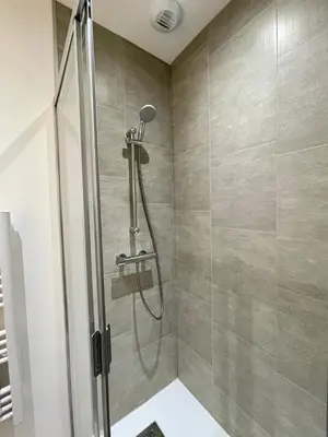 Salle de bains dans l'établissement Le Cocon Landais - Clim - Balcon - Central - Spacieux - Lumineux