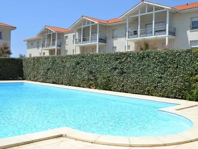 Piscine de l'établissement Appartement T3 rénové face à la dune, 6 pers., piscine, plage à pied - Biscarrosse - FR-1-319-489 ou située à proximité