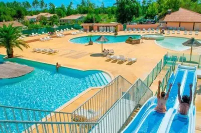 Piscine de l'établissement Mobil home 6 personnes camping 4* Mimizan ou située à proximité