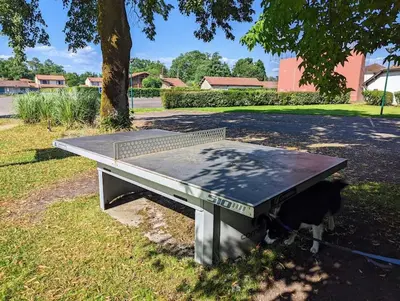 Tennis de table au sein de l'établissement Nature & mer avec terrasse et aire de jeu - Jasmin ou à proximité