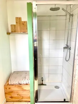 Salle de bains dans l'établissement Maisonnette Bassin d'Arcachon