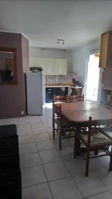 Cuisine ou kitchenette dans l'établissement 50 M OCÉAN maison classée 2 étoiles 2/7 personnes