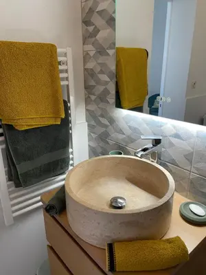 Salle de bains dans l'établissement Un logement cosy proche des Ports