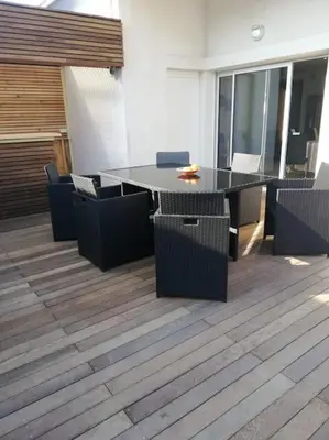Coin salon dans l'établissement Ravissante maison 3* avec jacuzzi proche lac