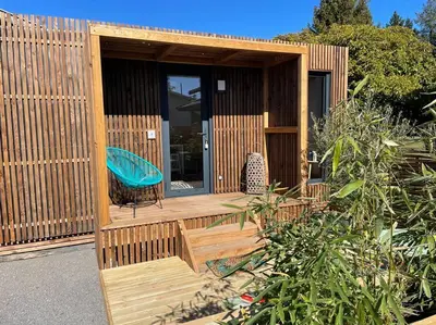 Jardin de l'établissement Le Lodge