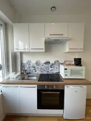 Cuisine ou kitchenette dans l'établissement Le Marin, à 500m du centre ville