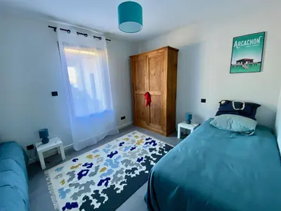 Un ou plusieurs lits dans un hébergement de l'établissement Villa avec piscine chauffée idéalement située