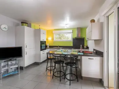 Cuisine ou kitchenette dans l'établissement Apartment Clair de Dune-2 by Interhome