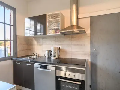 Cuisine ou kitchenette dans l'établissement Holiday Home Chante Cigale by Interhome