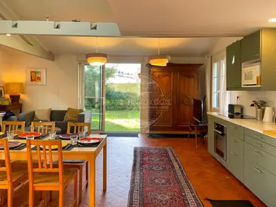 Cuisine ou kitchenette dans l'établissement Jolie Maison cœur de Capbreton
