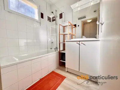 Salle de bains dans l'établissement LES TERRASSES DU LAC 26 - Apt T3 au bord du Lac