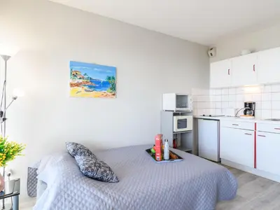 Cuisine ou kitchenette dans l'établissement Studio Belvédère 15 by Interhome