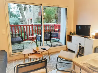 Plan de l'établissement Appartement moderne 3* avec balcon, proche du lac et plage, parking privatif, Wi-Fi inclus - FR-1-239-862