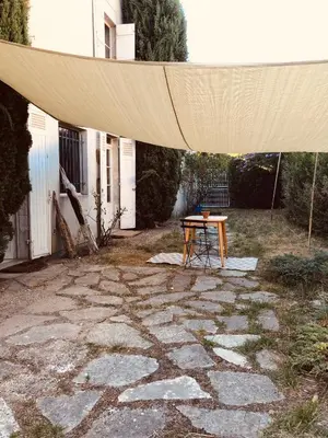 Terrasse ou espace extérieur de l'établissement Bel appartement et jardin chez Maison Devaux