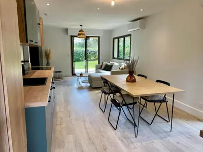 Cuisine ou kitchenette dans l'établissement Villa Patio à 800 m de la plage