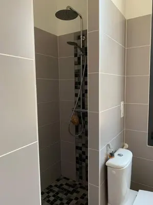 Salle de bains dans l'établissement Mimizan Plage Sud Villa Primrose bord de mer