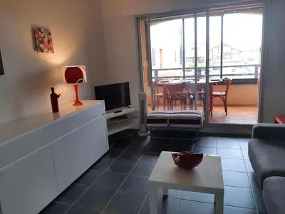 Coin salon dans l'établissement Appartement 4 couchages à Capbreton avec piscine, tennis et plage à pied - FR-1-239-867