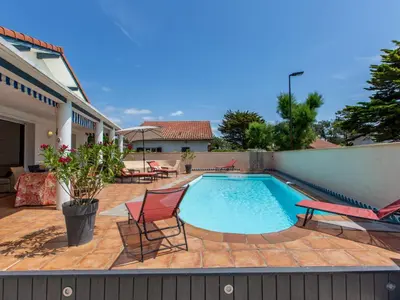 Piscine de l'établissement Holiday Home Corsaires by Interhome ou située à proximité