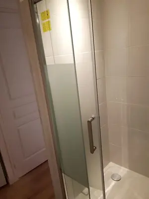 Salle de bains dans l'établissement Jolie SUITE de 28m² - LA HUME Centre