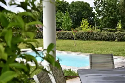 Piscine de l'établissement L'Acacia ou située à proximité