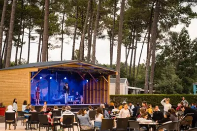 Clients de l'établissement Sbvacances TOUT CONFORT 2ch et 1sdb, environnement CALME et VERDOYANT dans camping 4 étoiles