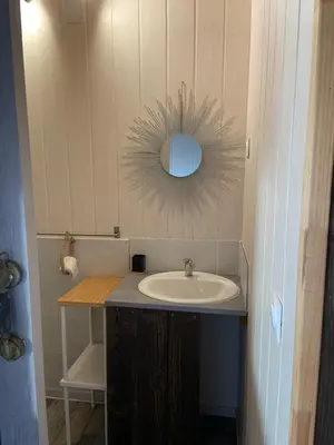 Salle de bains dans l'établissement Gîte Lauraët