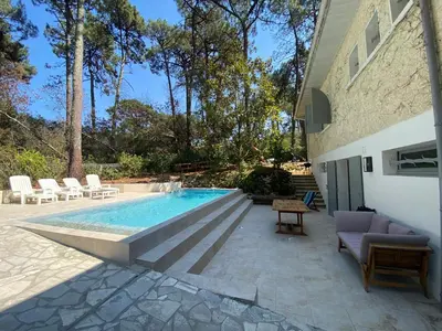 Piscine de l'établissement Pyla sur mer proche plages appartement avec piscine partagée ou située à proximité