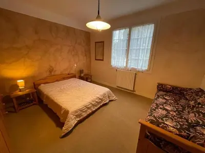 Un ou plusieurs lits dans un hébergement de l'établissement Villa landaise charmante pour 6 pers avec grand jardin - Capbreton - FR-1-413-211