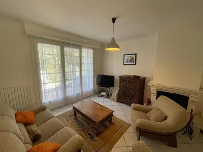 Coin salon dans l'établissement Villa landaise charmante pour 6 pers avec grand jardin - Capbreton - FR-1-413-211