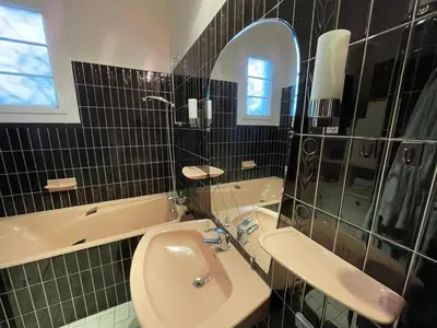 Salle de bains dans l'établissement Villa landaise charmante pour 6 pers avec grand jardin - Capbreton - FR-1-413-211