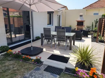 Terrasse ou espace extérieur de l'établissement Maison calme à 50 m de la plage