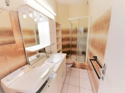 Salle de bains dans l'établissement Appartement cosy 4 pers, proche plage et commerces, Capbreton - FR-1-239-887
