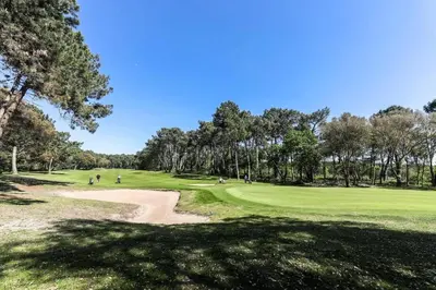 Golf sur le terrain de l'appartement ou à proximité