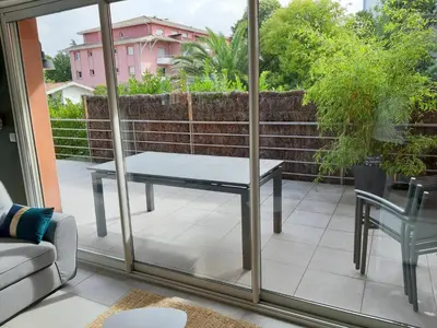 Balcon ou terrasse dans l'établissement Villa MAGDA à 30 mn mer pour vacances ou cure