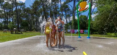 Clients de l'établissement Tente Lodge Bouleau - La Téouleyre