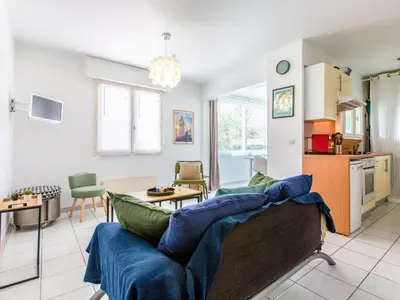 Cuisine ou kitchenette dans l'établissement Apartment La Louisiane by Interhome
