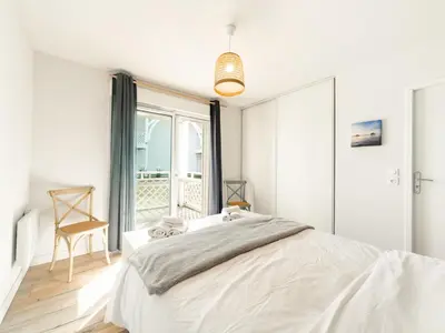 Un ou plusieurs lits dans un hébergement de l'établissement Apartment Les balcons des pêcheurs C21 by Interhome