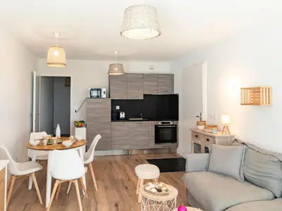 Cuisine ou kitchenette dans l'établissement Apartment Les balcons des pêcheurs C21 by Interhome