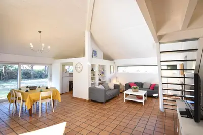 Coin salon dans l'établissement Tiokers - Hossegor - Confortable villa sur terrain clos idéalement située entre lac et Océan et à 1200m du centre ville