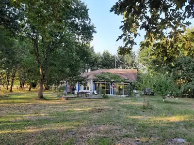 Jardin de l'établissement Havre de paix à 15 km des plages