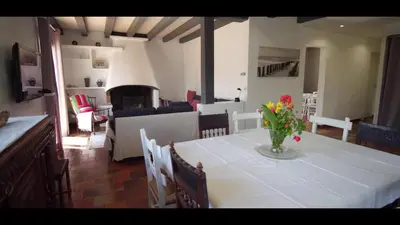 Coin salon dans l'établissement VILLA LA PAVOTTE 4* 11 PERSONNES.PISCINE CHAUFFEE.JACCUZY OPTION.