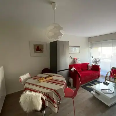 Charmant appartement à 50m de la plage avec terrasse
