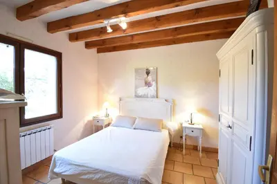 Un ou plusieurs lits dans un hébergement de l'établissement Cigalon - Hossegor - Villa Landaise avec superbe Jardin et Piscine Chauffée