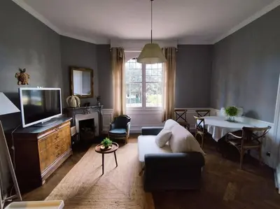 Télévision ou salle de divertissement dans l'établissement Le Moulleau Appartement 2 chambres - plage à 50m