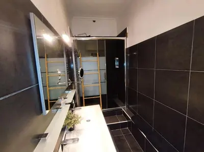 Salle de bains dans l'établissement Le Moulleau Appartement 2 chambres - plage à 50m