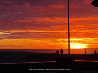 Lever ou coucher de soleil vu de la maison de vacances ou à proximité