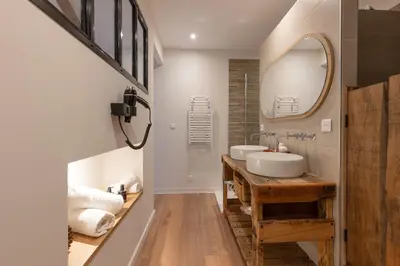 Salle de bains dans l'établissement Domaine Baruteau
