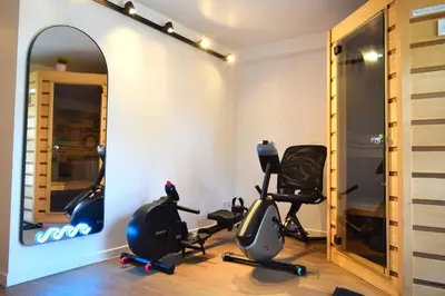 Salle ou équipements de sports de l'établissement Nid de Ruben, Villa Hostal Naou Hossegor Wifi Netflix Sauna