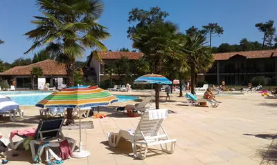 Piscine de l'établissement Chalet T3 Nature Piscine Tennis ou située à proximité